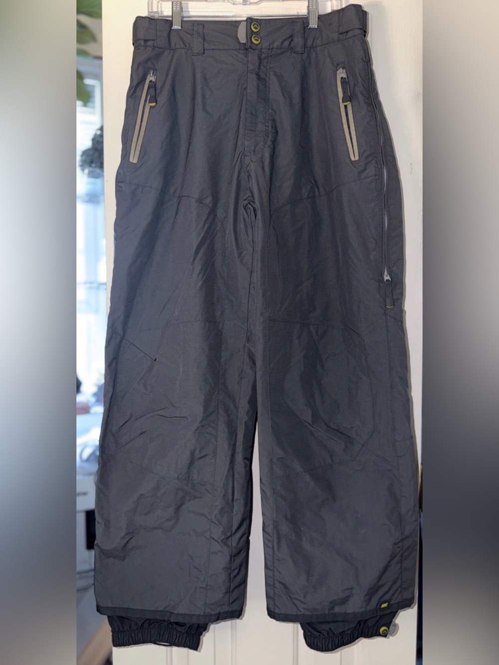 American Eagle Outfitters AE77 Performance Dark Gray Insulated Snow Pants. M